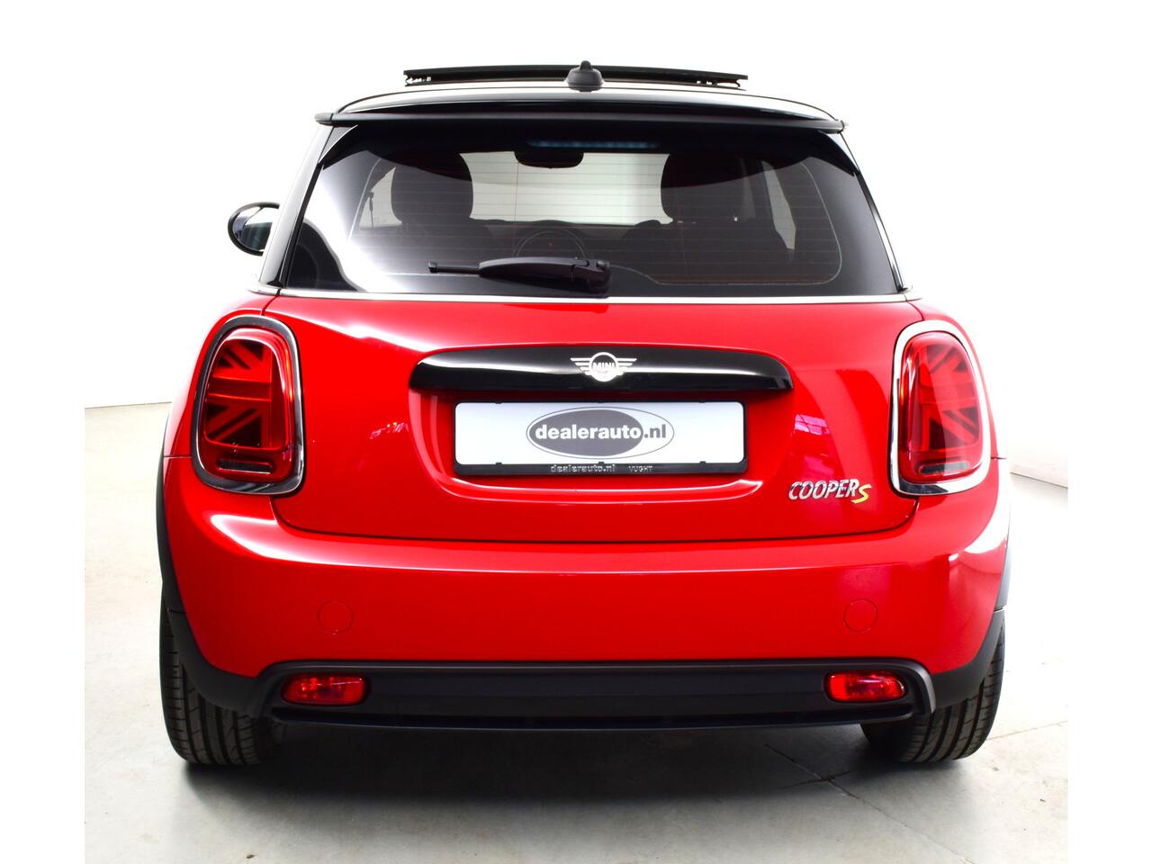 Mini Electric Cooper SE PANO Classic, Facelift m'22 schuifdak, Apple Carplay, Stoelverwarm, cruise c, bluetooth, Union Jack achterlichten,