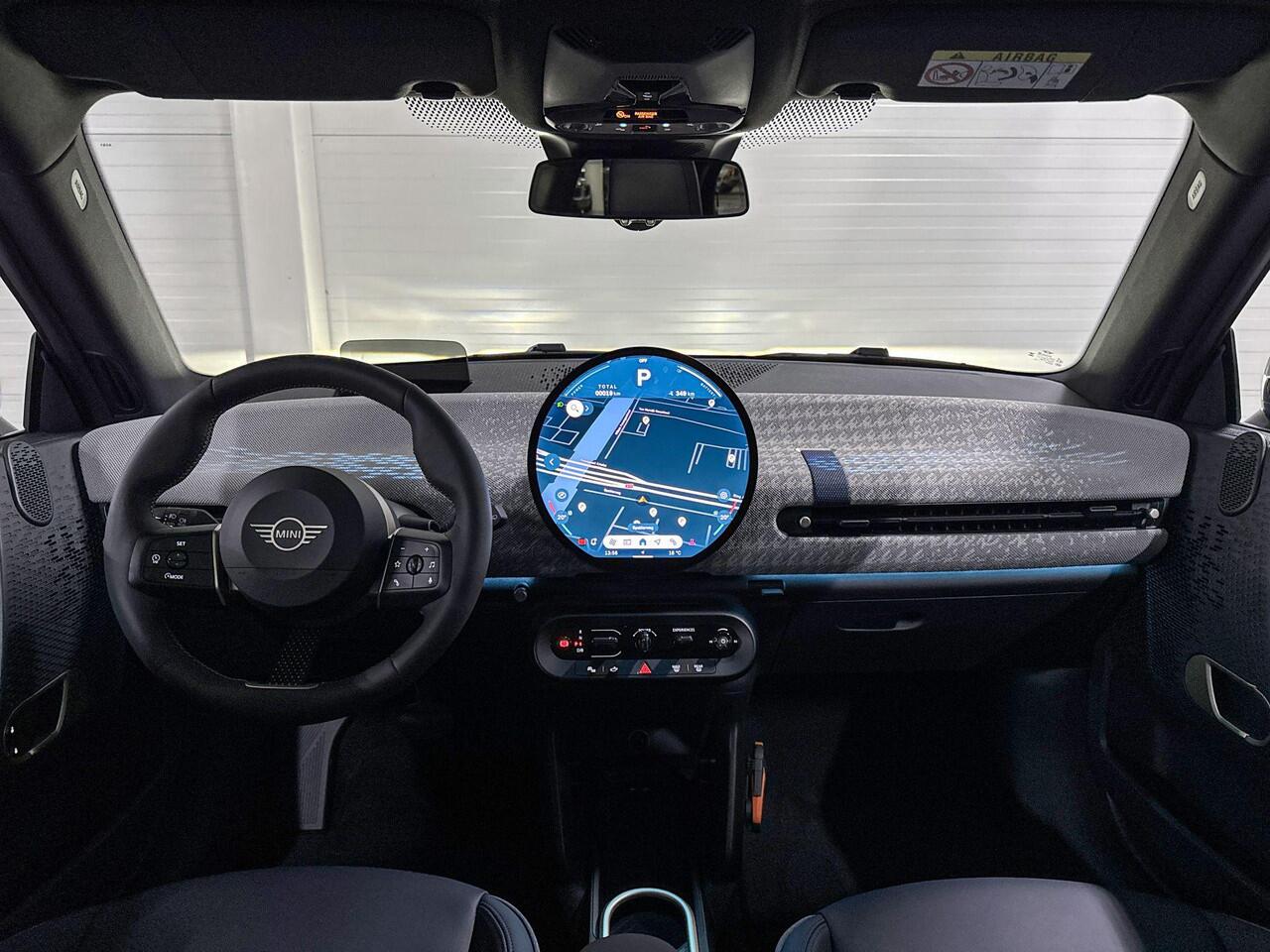 Mini Electric Cooper SE | Favoured Uitvoering | Pakket M | 18" Night Flash Spoke 2-tone