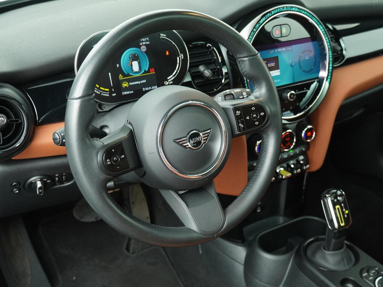 Mini Electric 3-deurs | Camden Edition | Achteruitrijcamera | Stoelverwarming | Panoramadak | Keyless Entry |