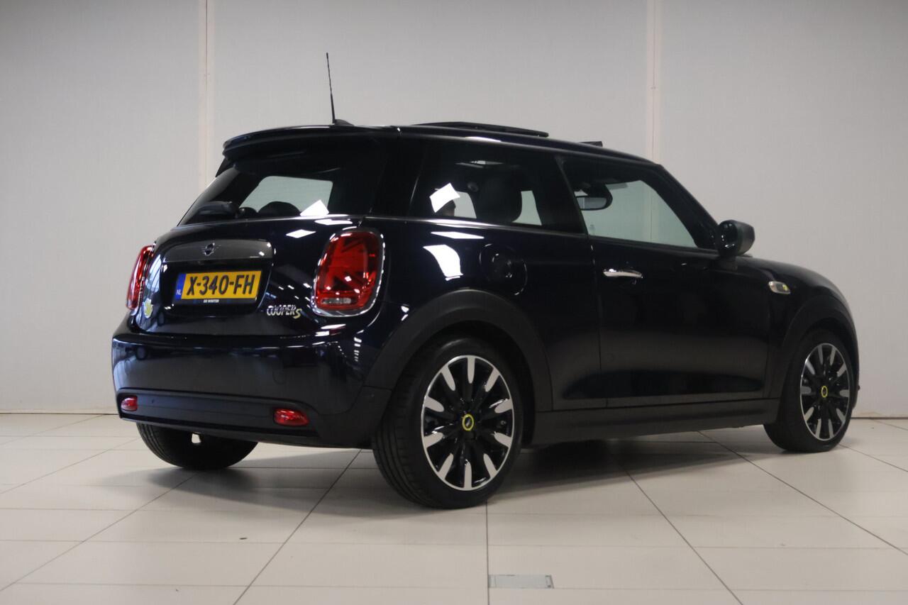 Mini Electric Mini Camden Plus Edition 33 kWh | Leder | Panoramadak | Stoelverwarming .