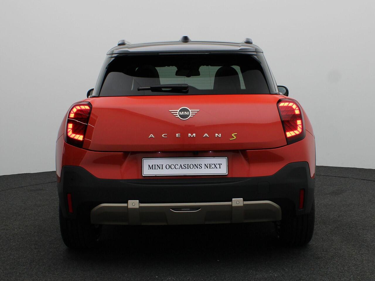 Mini Electric Aceman SE Favoured XL 54.2 kWh Demo voertuig korting per gereden kilometer. Neem contact op voor de actuele prijs