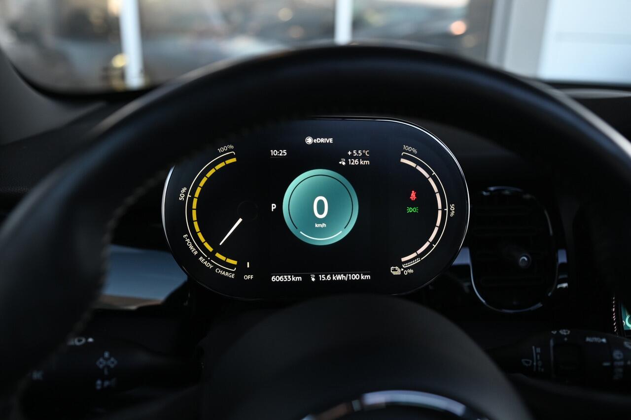 Mini Electric Classic / Panoramadak / Sportstoelen / Comfort Access / Stuurverwarming / LED / Stoelverwarming / Airconditioning / Cruise Control / PDC