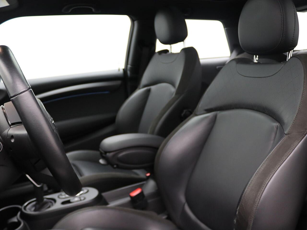 Mini Electric 3-deurs Classic + Comfort Plus Pakket + Stuurwielrand Verwarmd + Panoramadak + Sportstoelen + LED + Harman Kardon + 17''