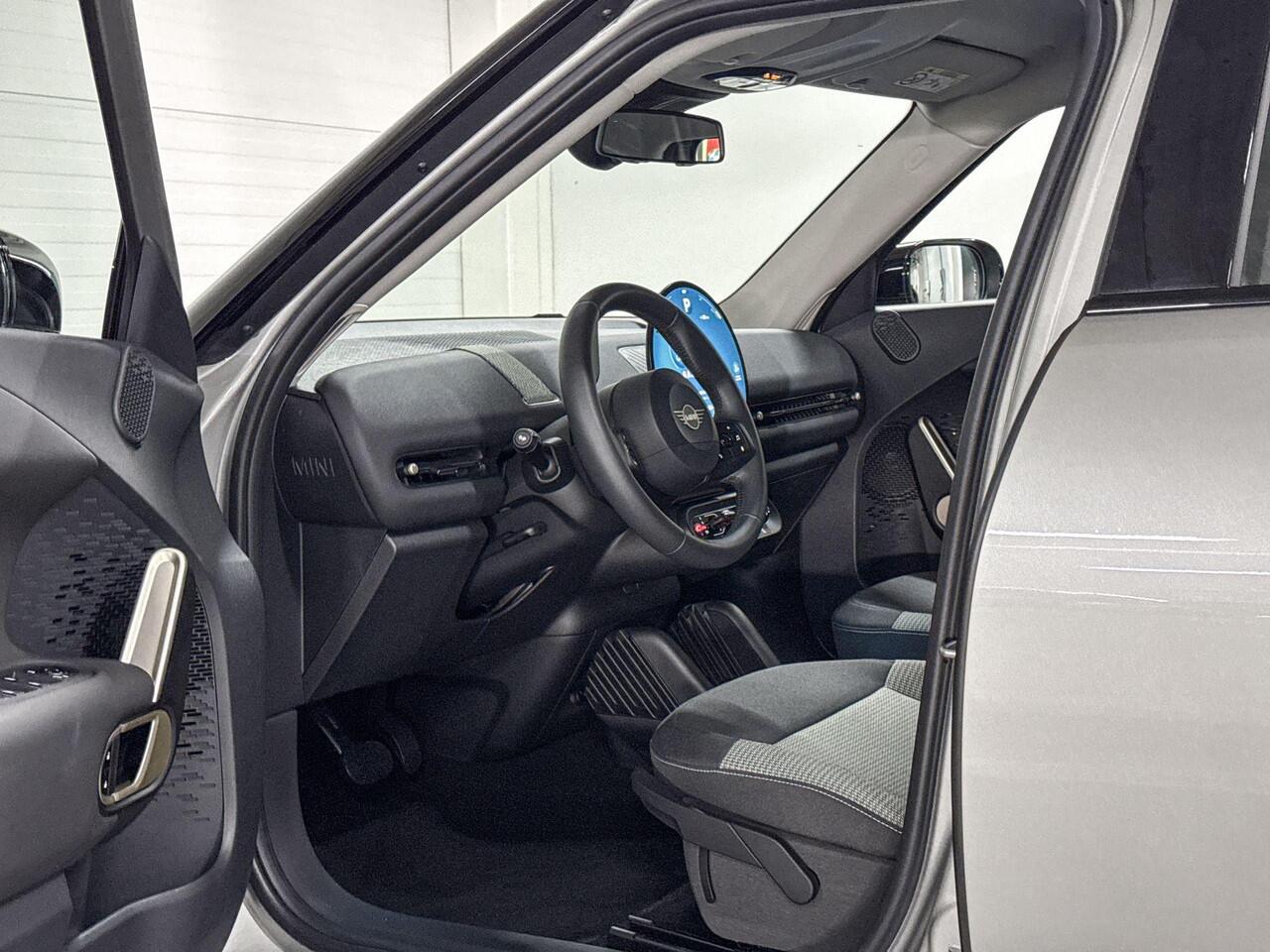 Mini Electric Aceman SE Essential | Achteruitrijcamera | Apple Carplay | Essential Trim