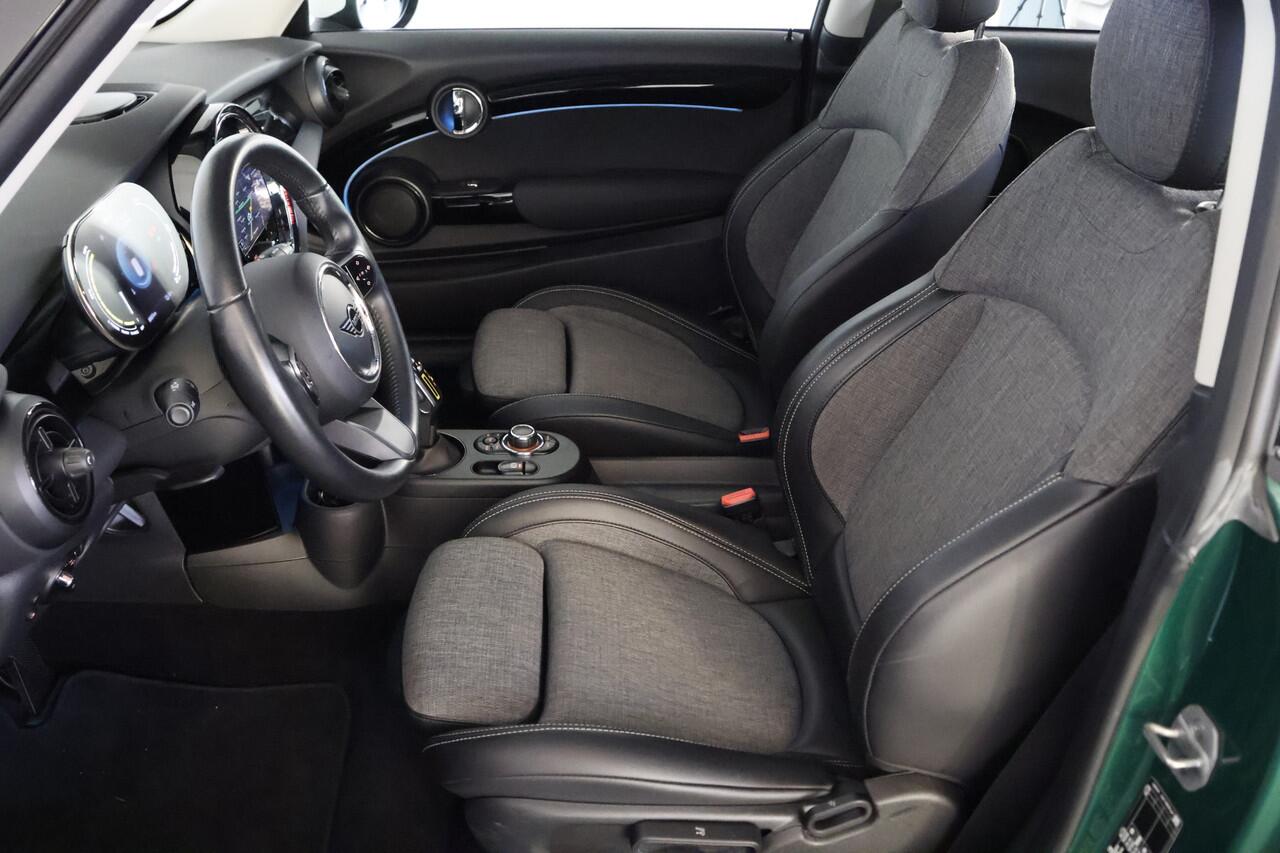 Mini Electric Cooper Collection 33 kWh / LED / Navi / CarPlay / Cruisecontrol