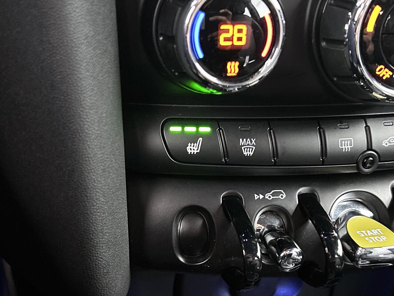 Mini Electric Mini S MINI Yours 135KW / 33 kWh Comfort plus / Driving Ass. / Leder / Navigatie / Pdc+Camera / Harman Kardon / 100% Elektrisch, 100% Stijlvol / Apk 05-2027