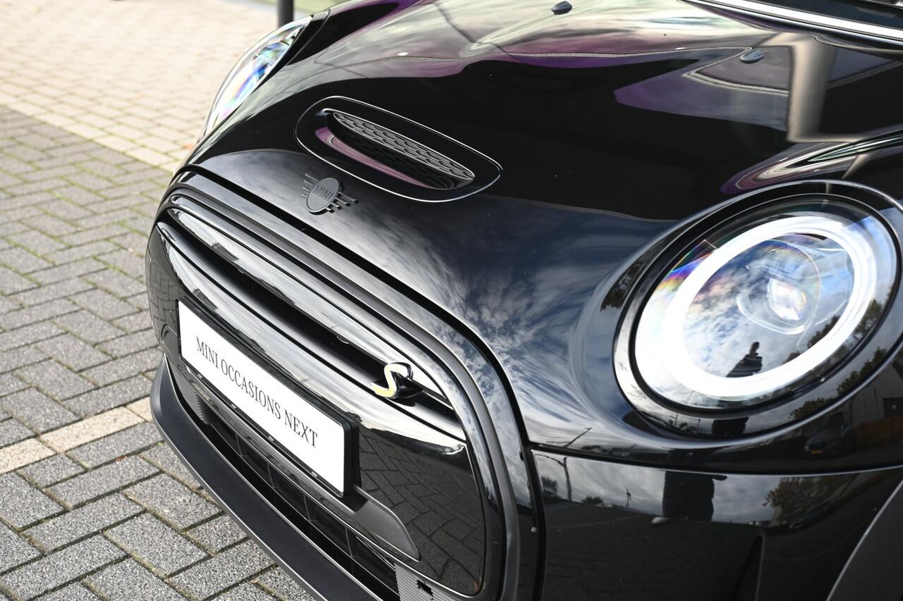 Mini Electric Classic / Panoramadak / Sportstoelen / Comfort Access / Stuurverwarming / LED / Airconditioning / Cruise Control / PDC