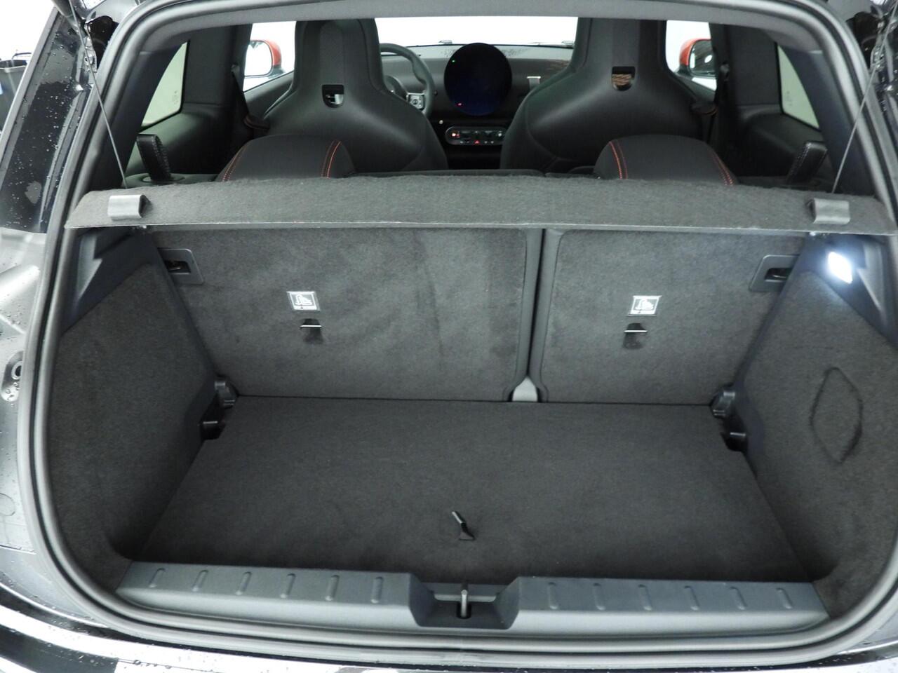 Mini Electric 3-deurs Cooper SE John Cooper Works Panoramadak / Head-up / Park assist / JCW Stoelen / Alu wielen 18 inch