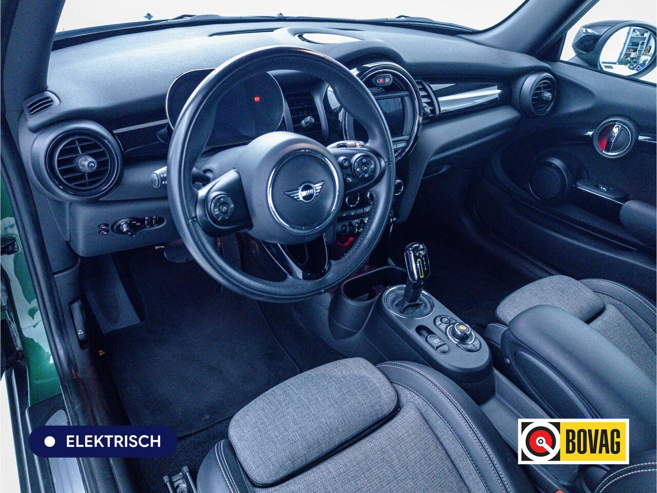 Mini Electric Mini Business 33 kWh | Airco | Led | Stoelverwarming | PDC Achter | Camera | Cruise control, Keyless, 17" Lichtmetalen velgen