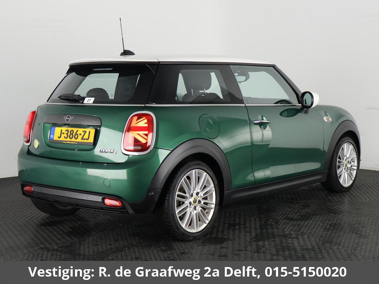 Mini Electric Cooper S Charged 33 kWh ACCU 97% (184 PK) | Navigatie | Stoelverwarming | 1e eigenaar |