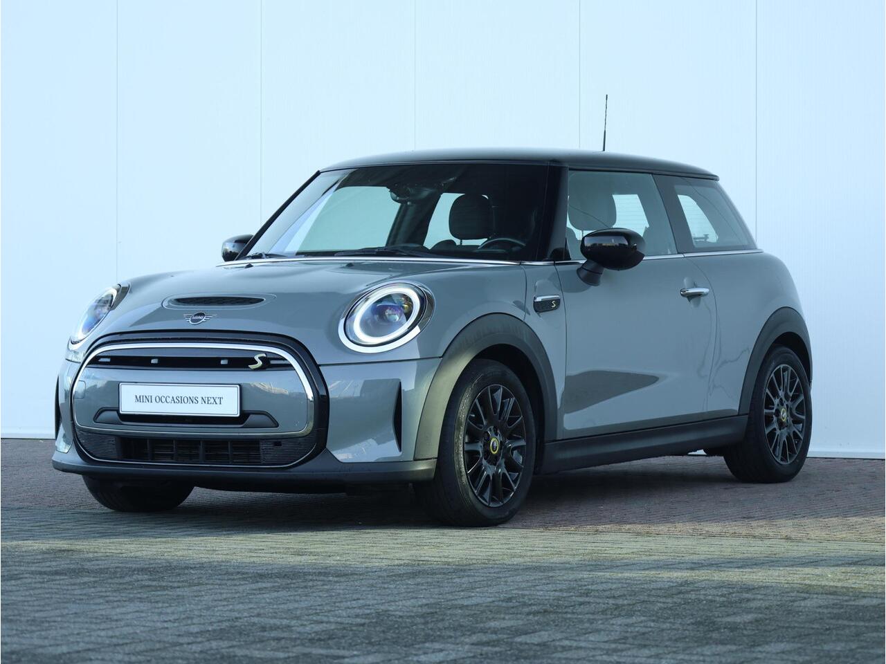 Mini Electric Mini Business Edition 33 kWh Navigatiesysteem/ Sportstoelen/ Climate Control/ Parkeersensoren/ Cruise Control/ LED