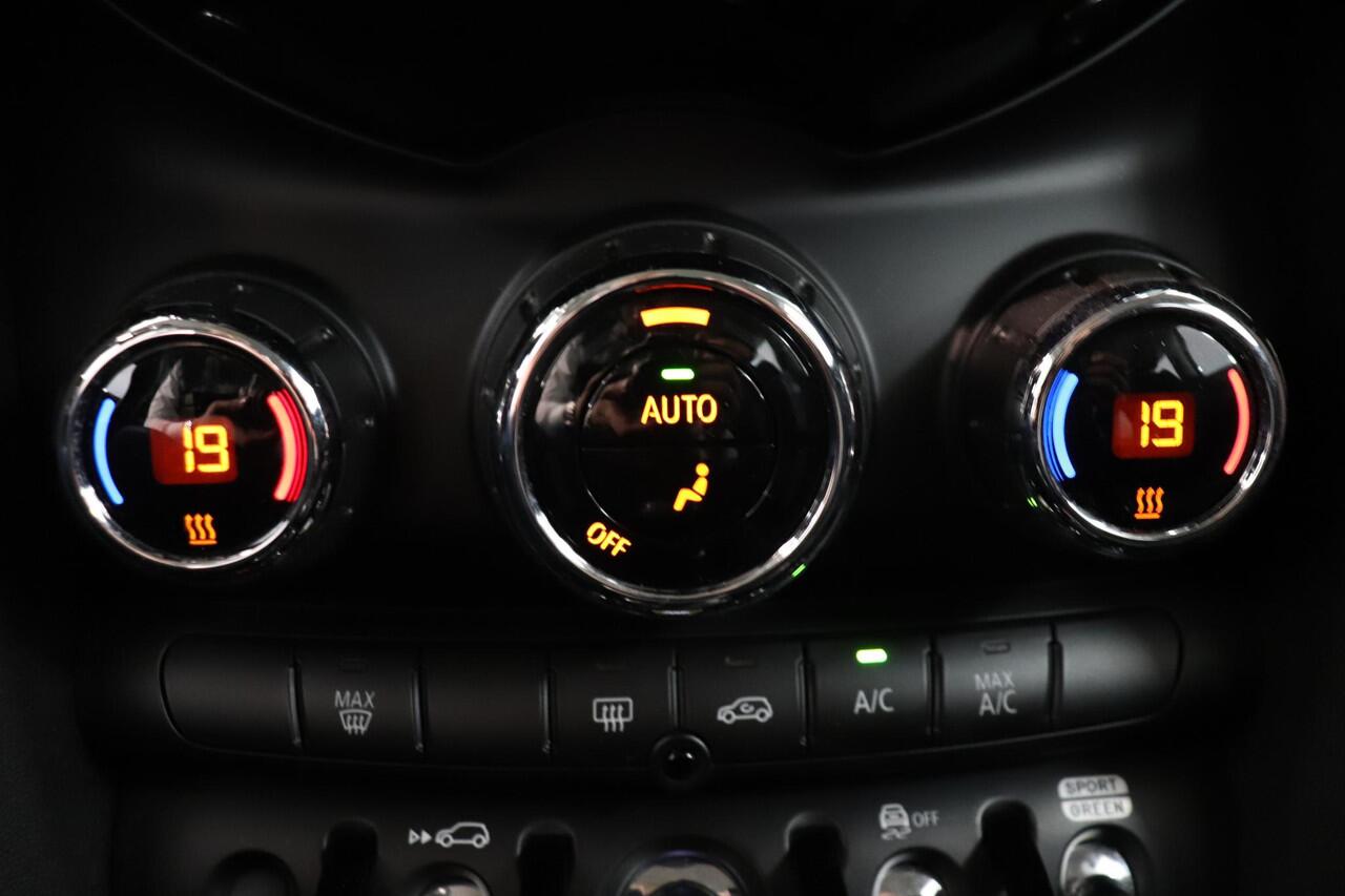 Mini Electric Mini Basic 33 kWh | Climate Control | Snellader | Cruise control | Bluetooth | LED koplampen | Navigatie | SoH 96,2% |