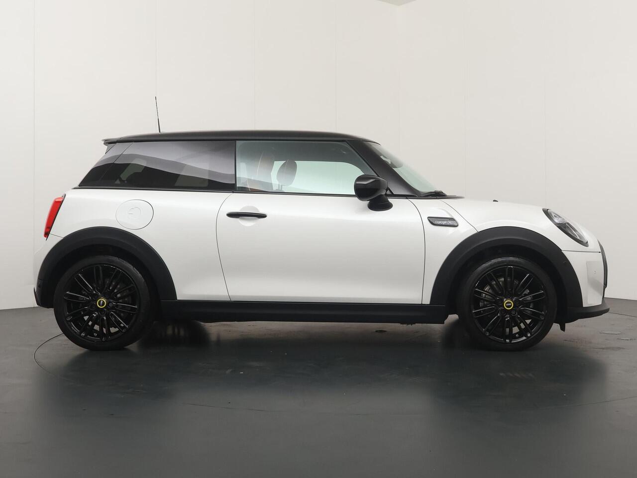 Mini Electric 3-deurs | Camden Edition | Achteruitrijcamera | Stoelverwarming | Panoramadak | Keyless Entry |