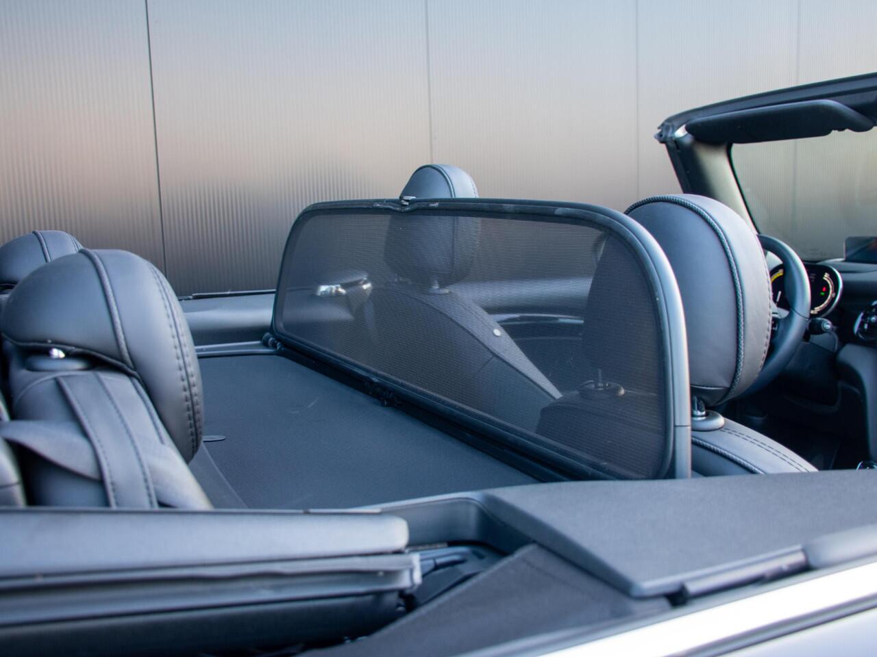 Mini Electric Cabrio Mini MINI Yours 33 kWh | Elektrisch | Camera l Adaptieve Cruise l Leder l Head-Up l Harman Kardon l 1 of 999 l