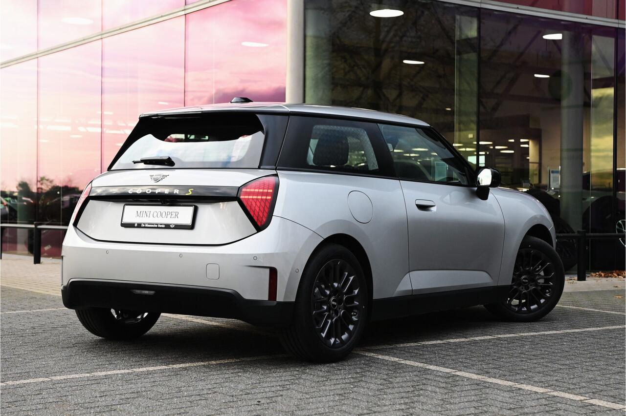 Mini Electric Hatchback Cooper SE / Essential / 17" U-Spoke grey