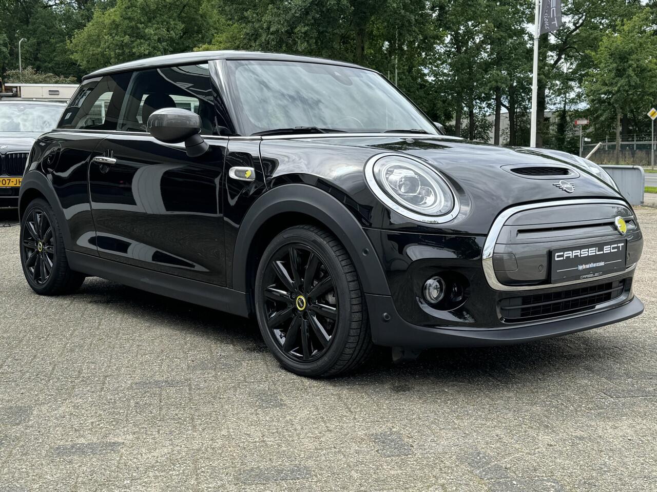 Mini Electric Cooper SE Leder, NAVI, Harman/Kardon, Head-Up, DAB, zwarte hemel, 17"spoke velgen, Camera, PDC, Climaat Control Een proefrit levert het bewijs. Neem contact op en we maken een afspraak!