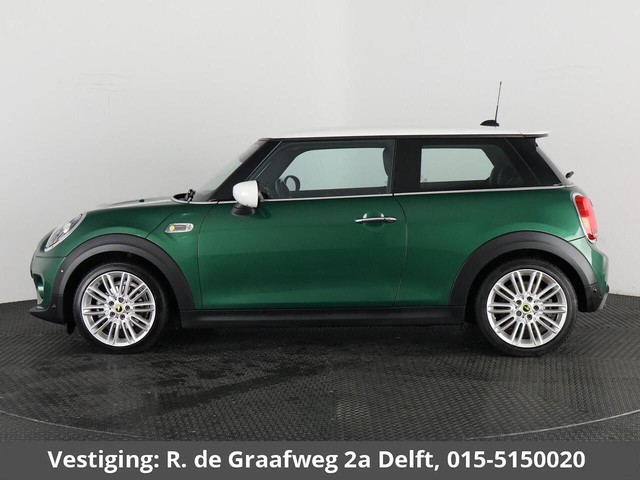 Mini Electric Cooper S Charged 33 kWh ACCU 97% (184 PK) | Navigatie | Stoelverwarming | 1e eigenaar |