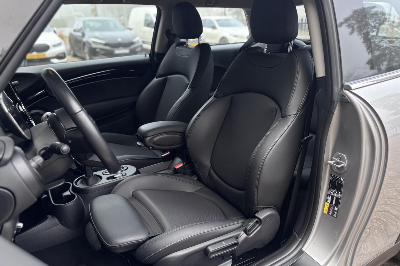 Mini Electric Cooper SE 33 kWh | Camera | Sportleder | Comfort Access | Stoelverwarming | LED