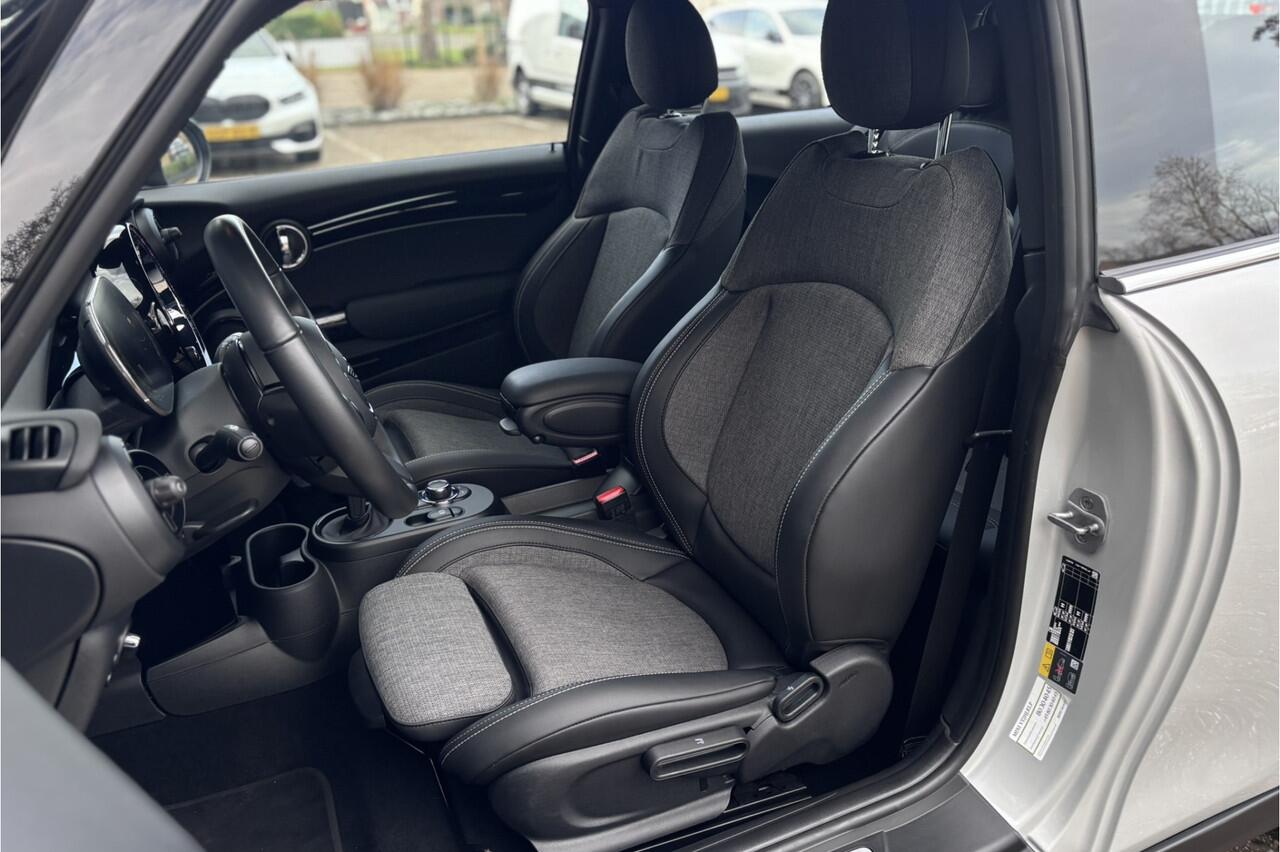 Mini Electric Cooper SE Classic 33 kWh | Sportleder | Stoelverwarming | Carplay | LED