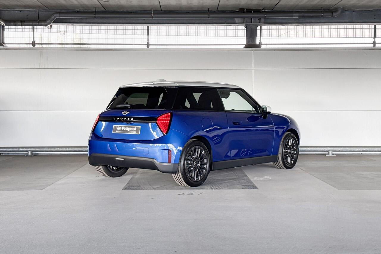 Mini Electric Cooper 3-deurs Cooper E Favoured L 40.7 kWh - Boost Deals
