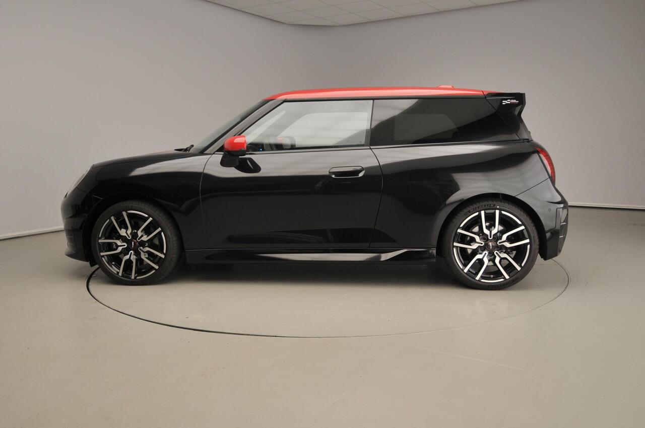 Mini Electric 3-deurs Cooper SE John Cooper Works Panoramadak / Head-up / Park assist / JCW Stoelen / Alu wielen 18 inch