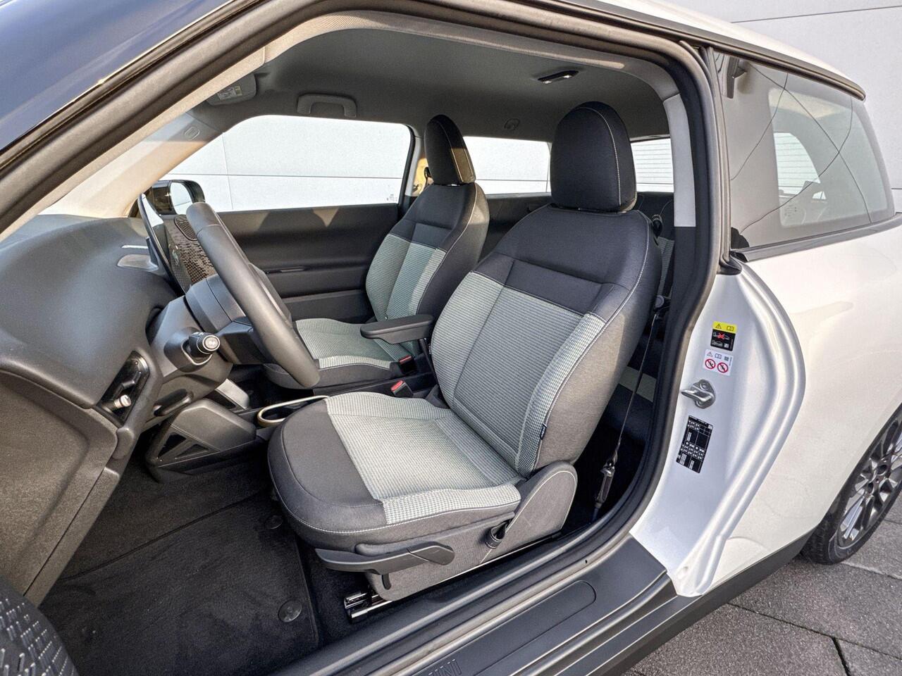 Mini Electric Cooper 3-deurs Cooper SE Essential 54.2 kWh