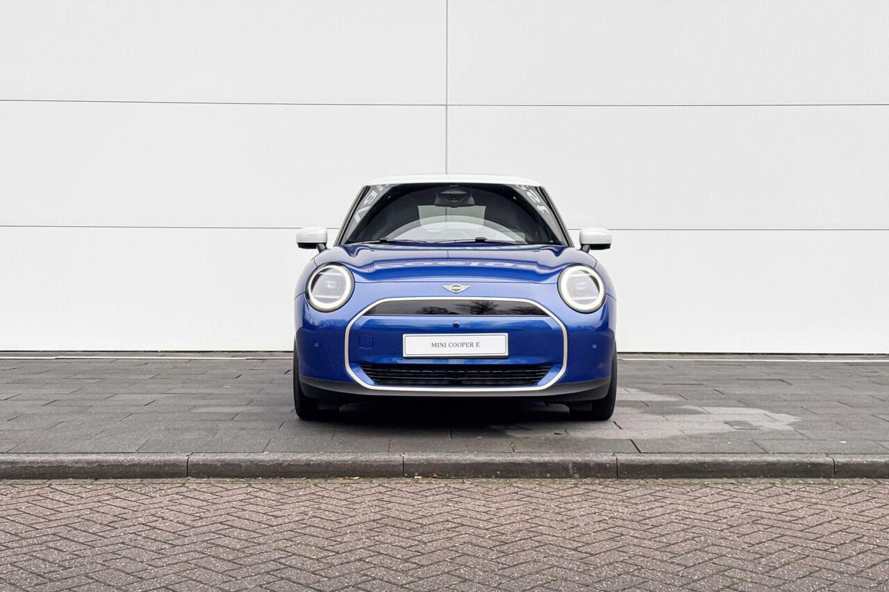Mini Electric Cooper 3-deurs Cooper E Favoured L 40.7 kWh