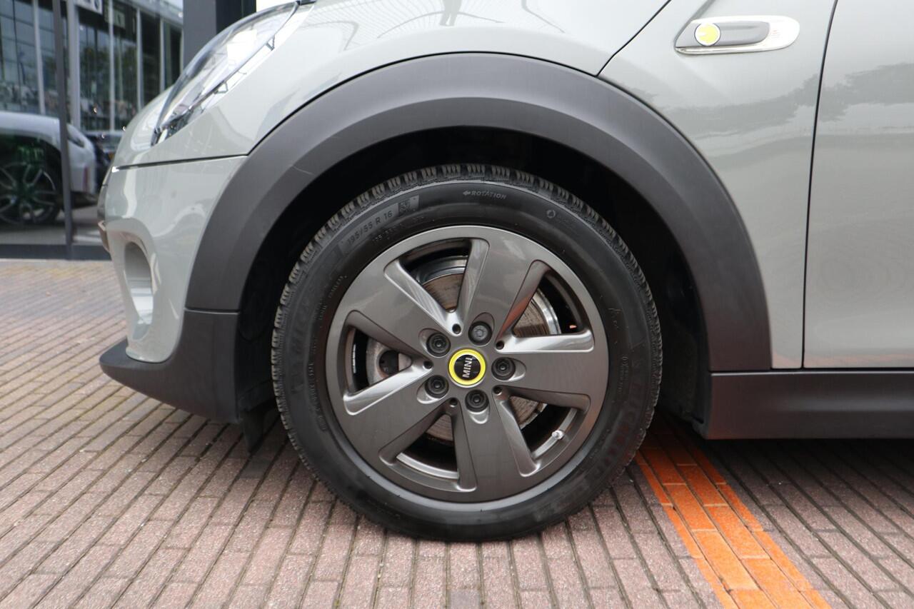 Mini Electric | LED | Navigatie | DAB