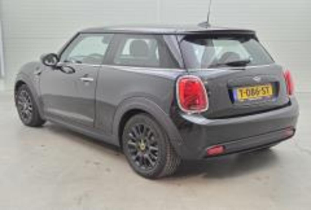 Mini Electric Mini Classic 33 kWh | Clima | Navi |*