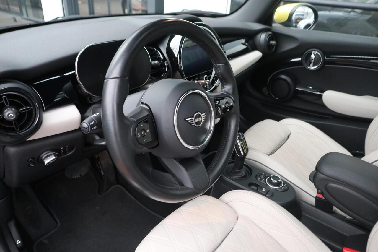 Mini Electric | Glazen Panoramadak | Volleder Chester | Stuur- en stoelverwarming | Camera | Parkeersensoren | Navigatiesysteem | NEXT