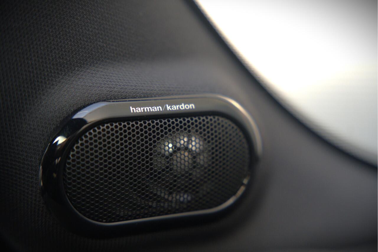 Mini Electric Mini Yours 33 kWh | Panoramadak | Harman Kardon | Head-Up Display | Union Jack | Stoelverwarming | Keyless | Apple Carplay | Navigatie | Camera | Parkeersensoren | Warmtepomp | Leer | Cruise Control | DAB |