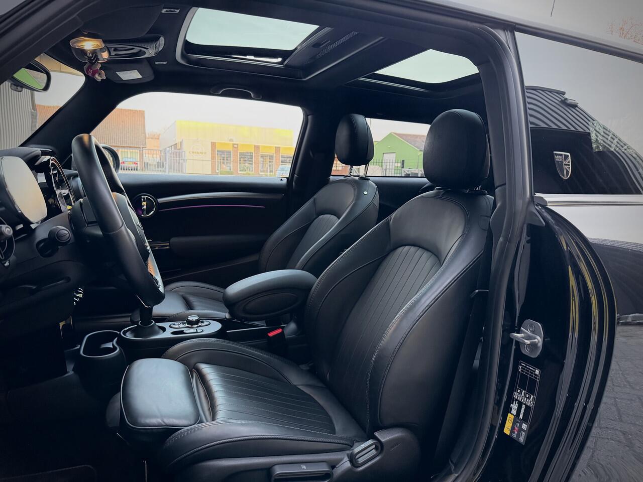 Mini Electric Mini Yours 33 kWh | Panoramadak | Harman Kardon | Adaptive Cruise | Yours Nappa Leder | Camera