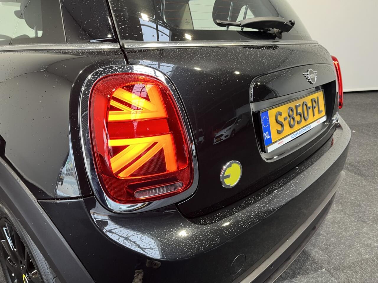 Mini Electric Cooper Camden edition