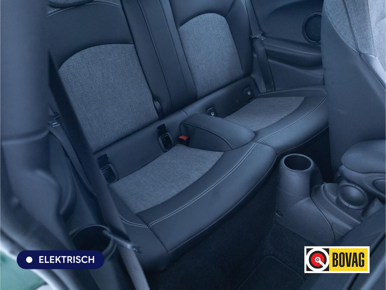 Mini Electric Mini Business 33 kWh | Airco | Led | Stoelverwarming | PDC Achter | Camera | Cruise control, Keyless, 17" Lichtmetalen velgen