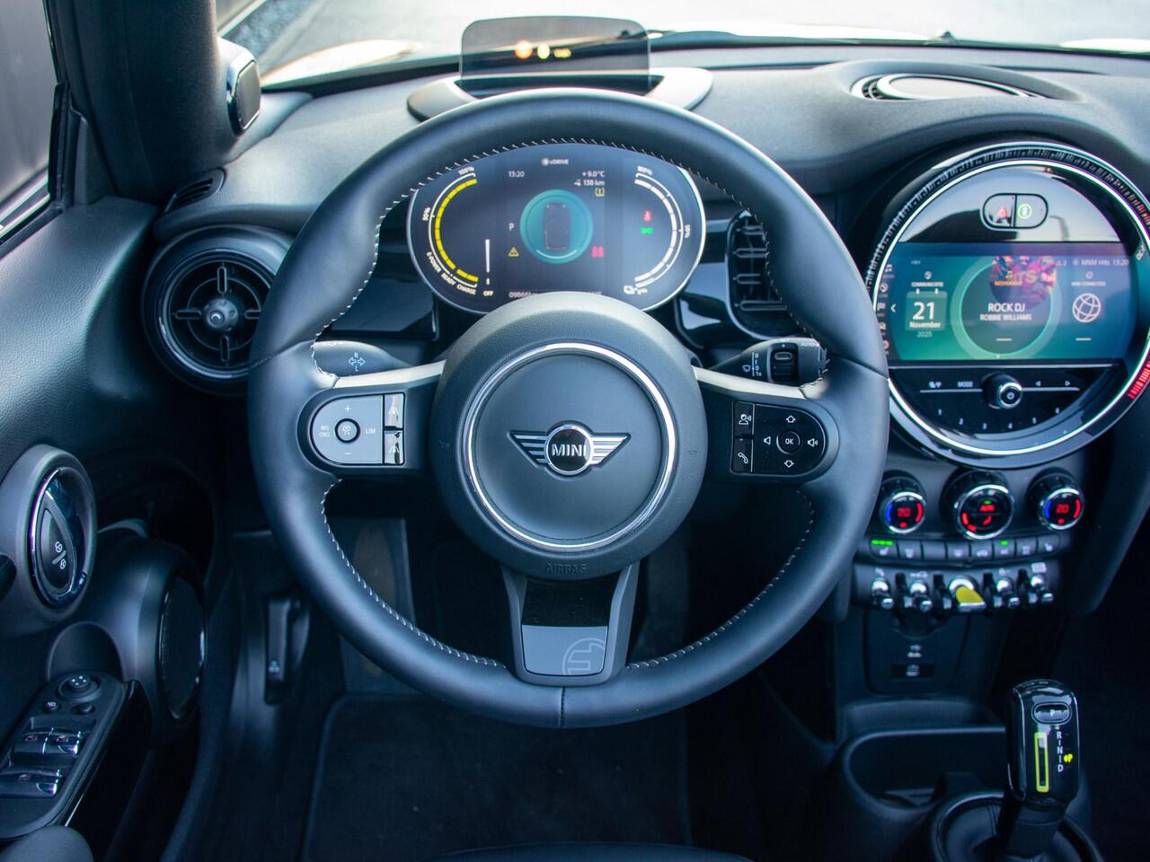 Mini Electric Cabrio Mini MINI Yours 33 kWh | Elektrisch | Camera l Adaptieve Cruise l Leder l Head-Up l Harman Kardon l 1 of 999 l