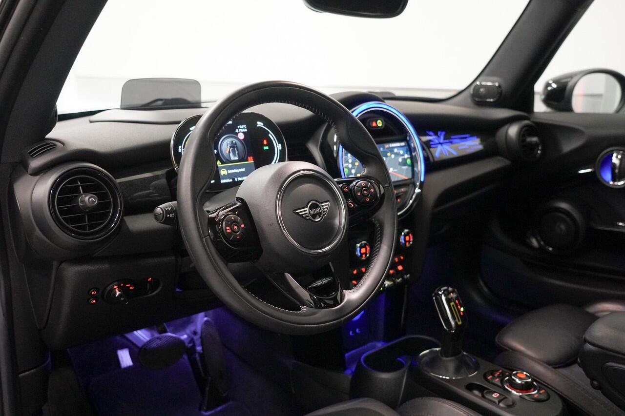 Mini Electric Mini Yours 33 kWh Panoramadak | Harman Kardon | Head Up | Stoelverwarming