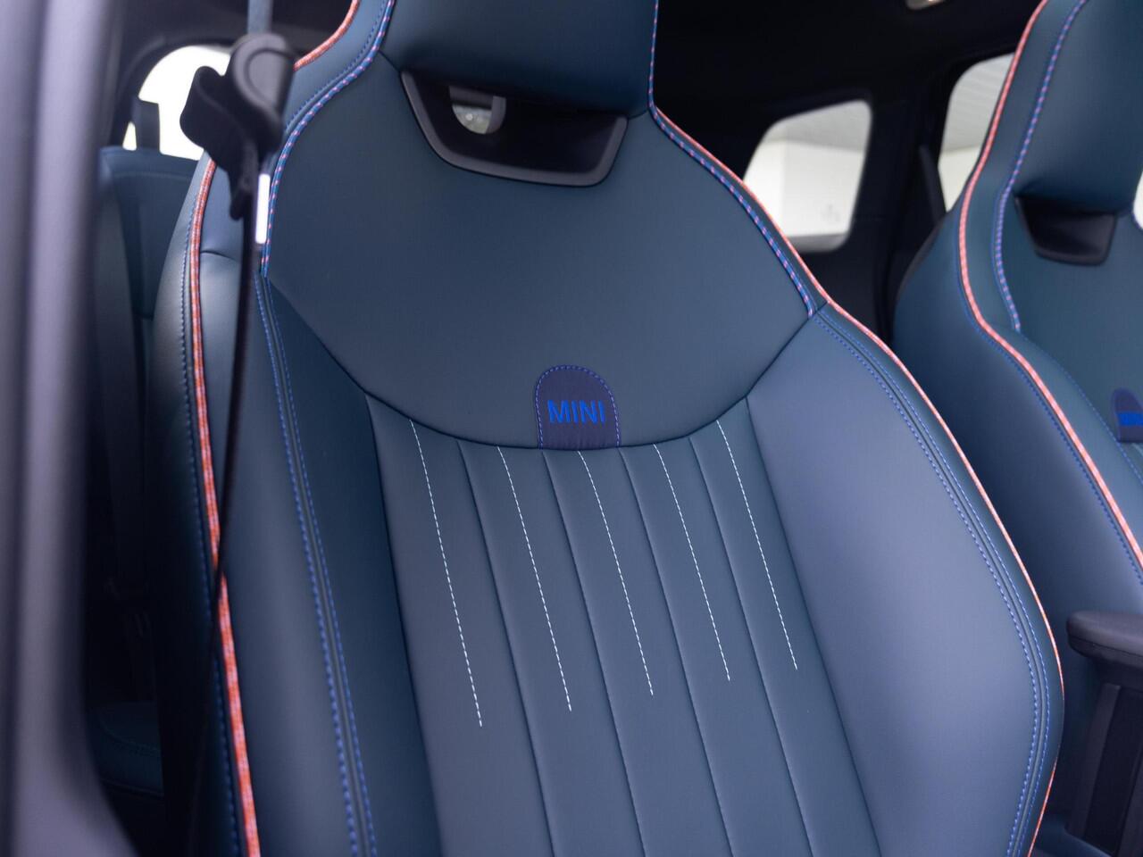 Mini Electric Aceman SE Favoured + XL pakket + Trekhaak + Panoramadak