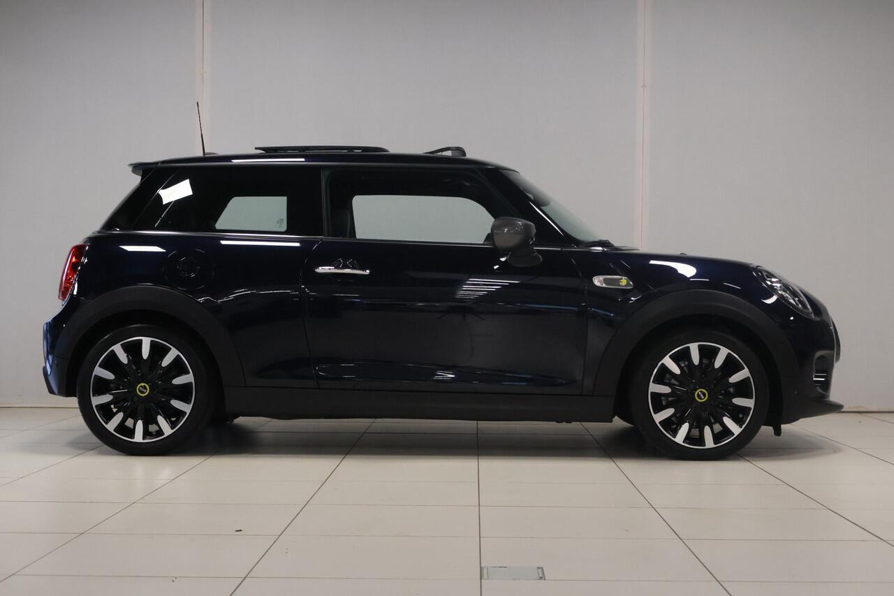 Mini Electric Mini Camden Plus Edition 33 kWh | Leder | Panoramadak | Stoelverwarming .