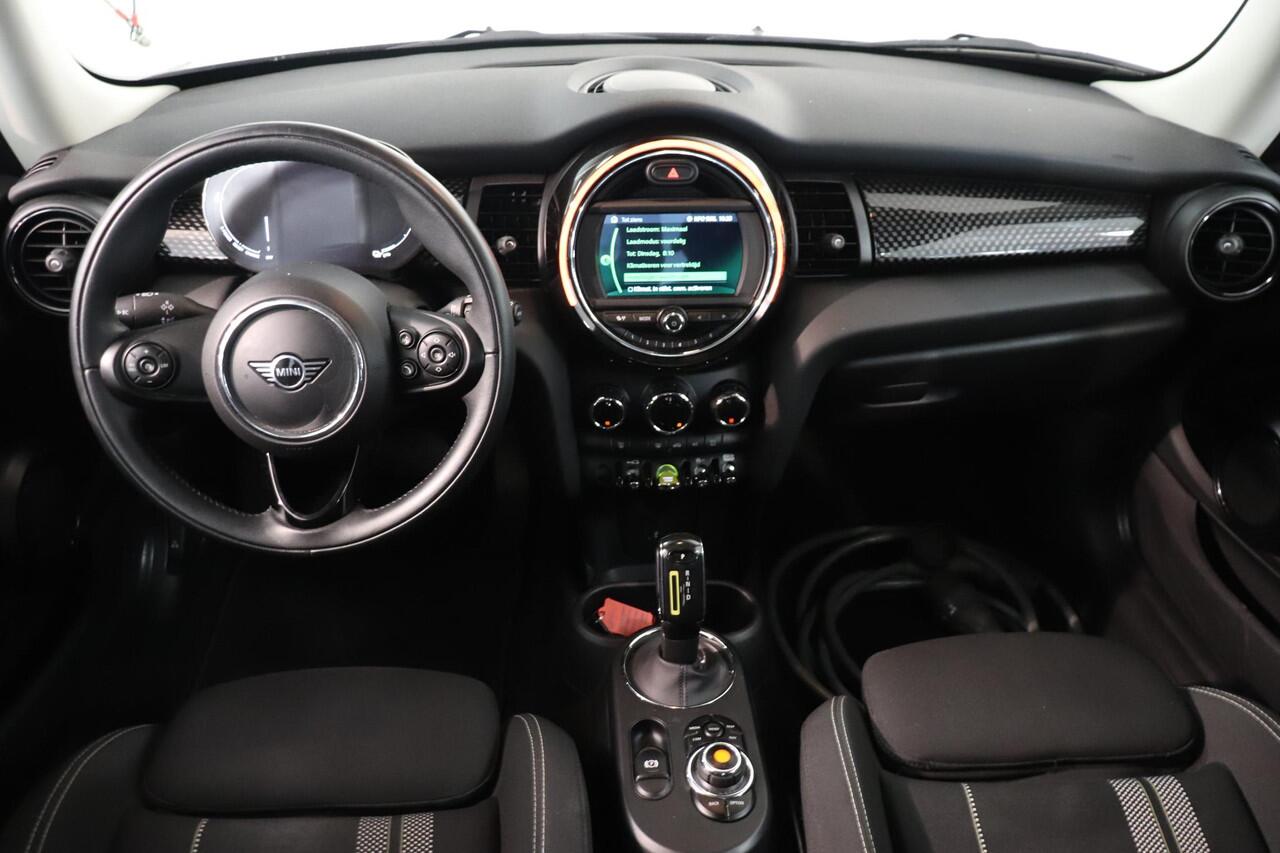 Mini Electric Mini Basic 33 kWh | Climate Control | Snellader | Cruise control | Bluetooth | LED koplampen | Navigatie | SoH 96,2% |