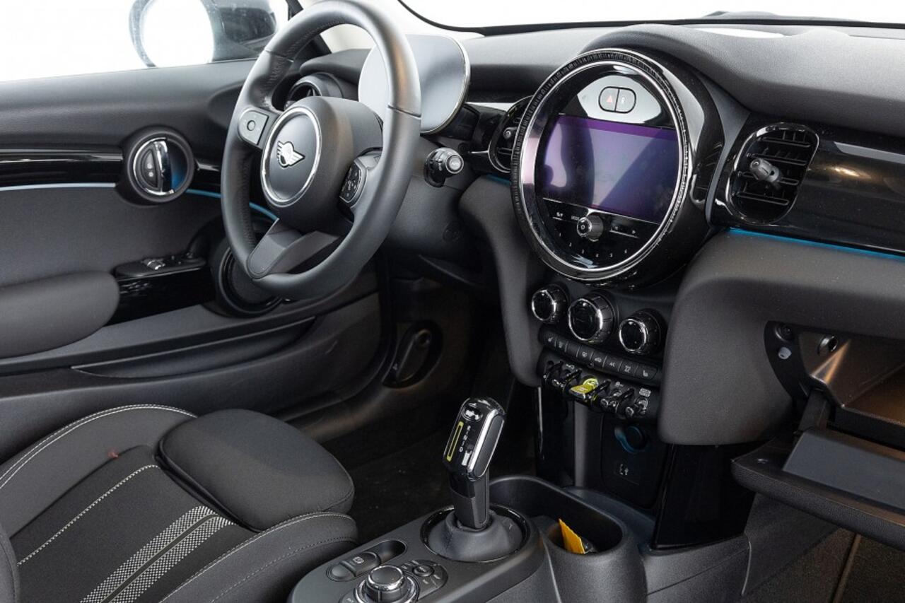 Mini Electric Mini Cooper SE 33 kWh | Sportstoelen | Full LED | NAVI | ECC