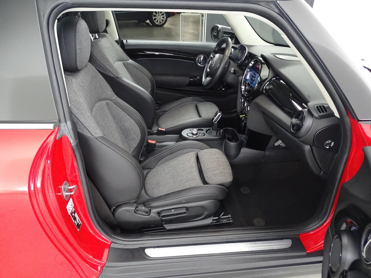 Mini Electric Cooper SE PANO Classic, Facelift m'22 schuifdak, Apple Carplay, Stoelverwarm, cruise c, bluetooth, Union Jack achterlichten,