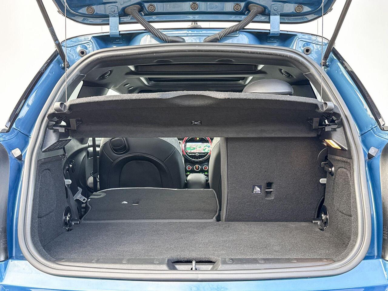 Mini Electric Collection / Harman Kardon / Head-Up / Comfort Acces / Driving Assistant Plus / Getinte Ramen / Verwarmde stoelen / Stuurwielrand verwarming / Black Pack / 17 Inch