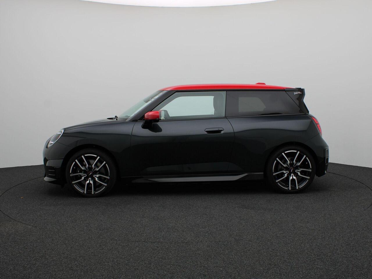 Mini Electric Cooper SE John Cooper Works + Pakket XL + Stuurwielrand Verwarmd + Panoramadak + Elektrisch Verstelbare John Cooper Works Sportstoelen + Driving Assistant Plus + Harman Kardon + 18''