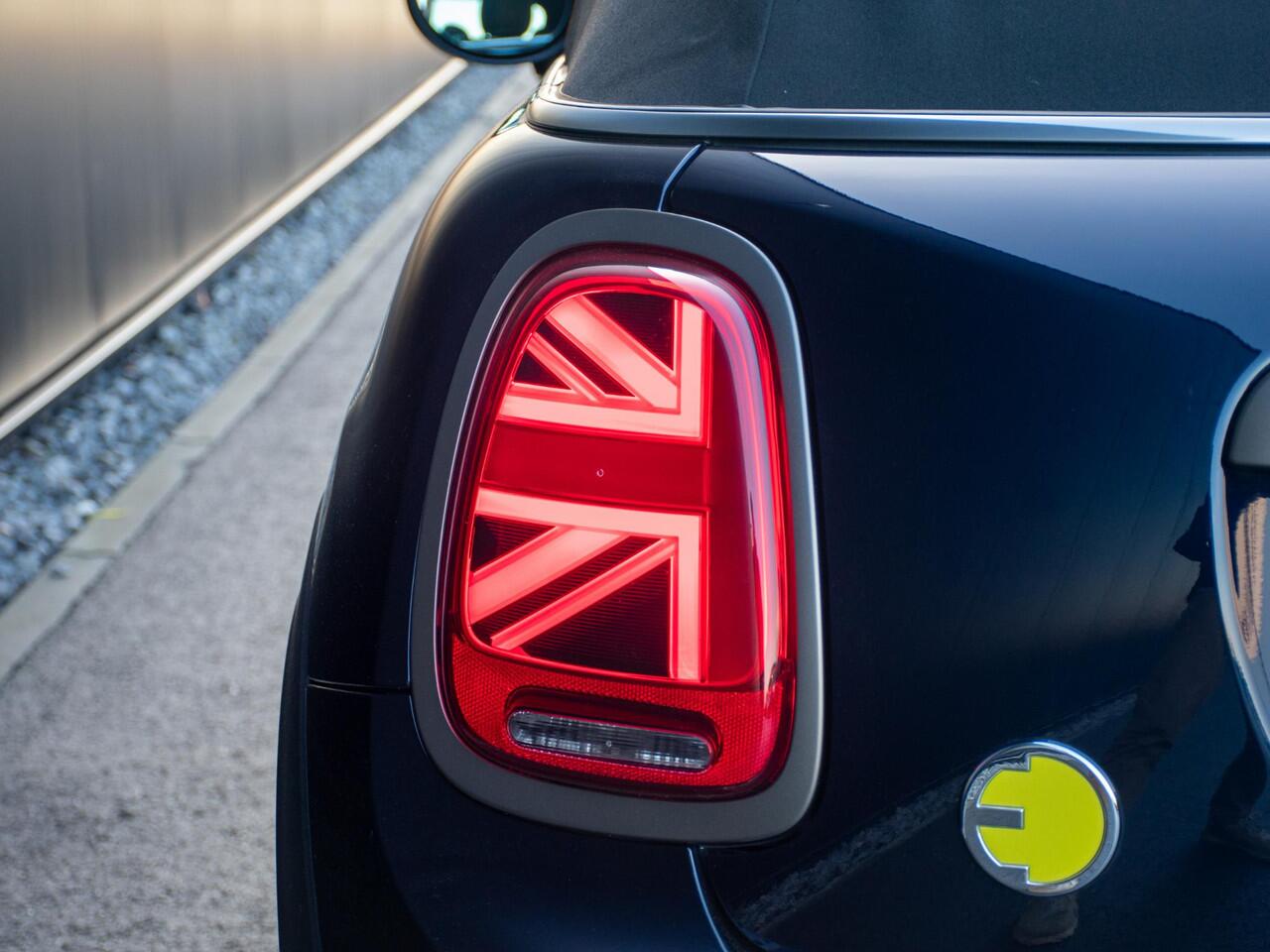 Mini Electric Cabrio Mini MINI Yours 33 kWh | 1 of 999 | Camera l Adaptieve Cruise l Leder l Head-Up l Harman Kardon l