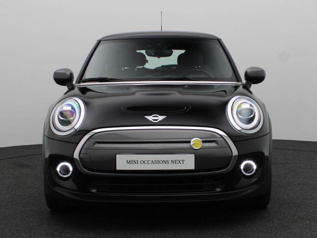 Mini Electric Essential + Interior Style MINI Dark + Achteruitrijcamera + Sportstoelen + LED + 17''