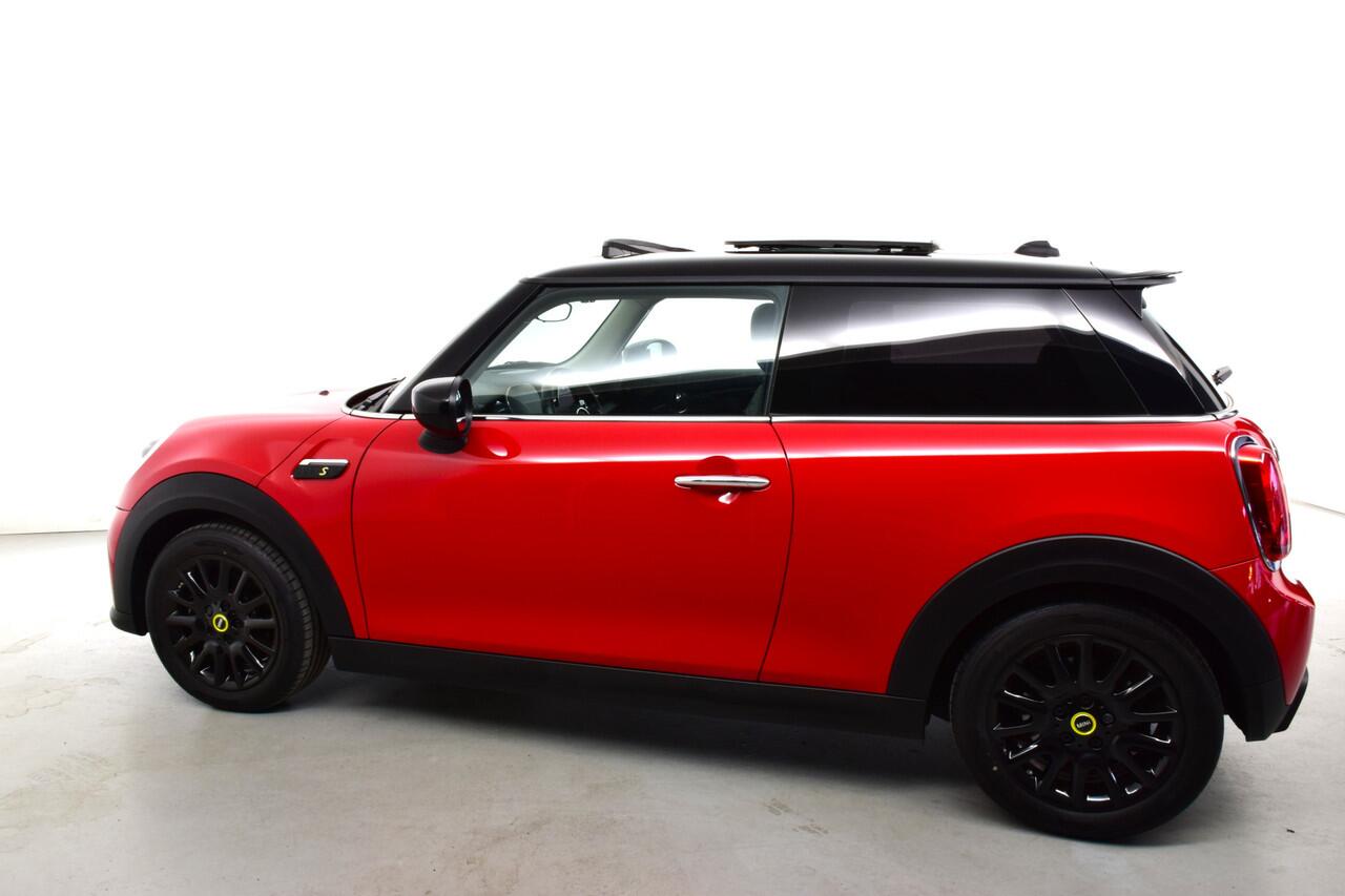 Mini Electric Cooper SE PANO Classic, Facelift m'22 schuifdak, Apple Carplay, Stoelverwarm, cruise c, bluetooth, Union Jack achterlichten,