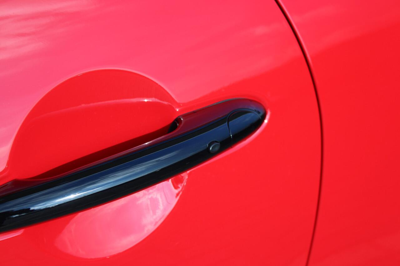 Mini Electric Classic / Panoramadak / Sportstoelen / Achteruitrijcamera / LED / Comfort Access / Park Assistant / Stuurverwarming