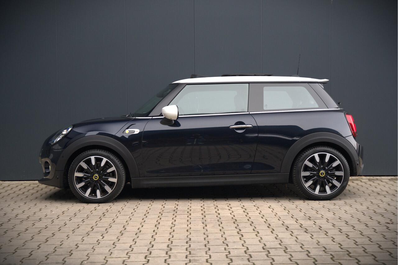 Mini Electric Mini Yours 33 kWh | Panoramadak | Harman Kardon | Head-Up Display | Union Jack | Stoelverwarming | Keyless | Apple Carplay | Navigatie | Camera | Parkeersensoren | Warmtepomp | Leer | Cruise Control | DAB |