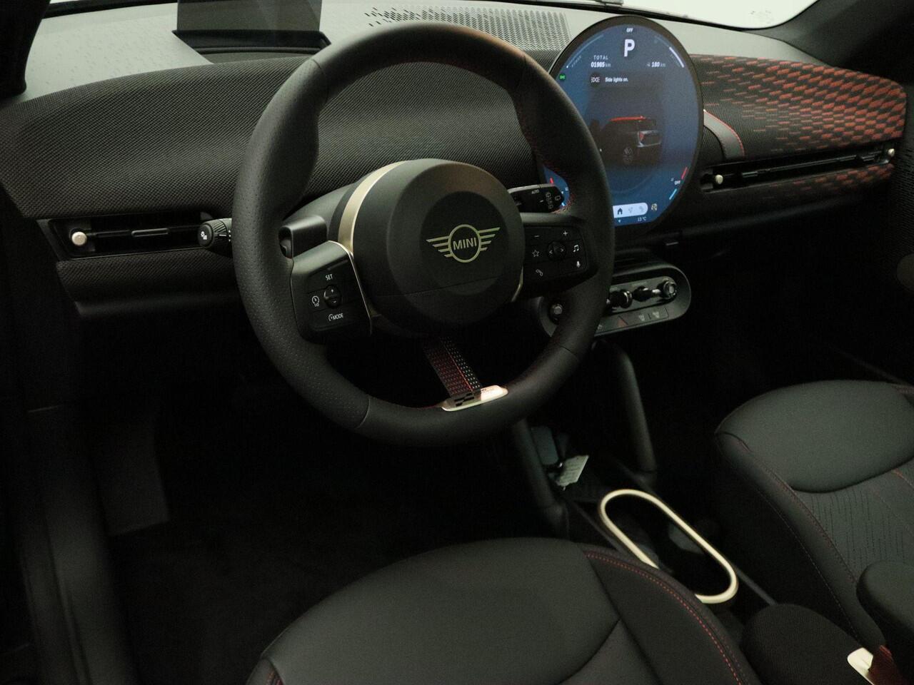 Mini Electric Cooper SE John Cooper Works + Pakket XL + Stuurwielrand Verwarmd + Panoramadak + Elektrisch Verstelbare John Cooper Works Sportstoelen + Driving Assistant Plus + Harman Kardon + 18''