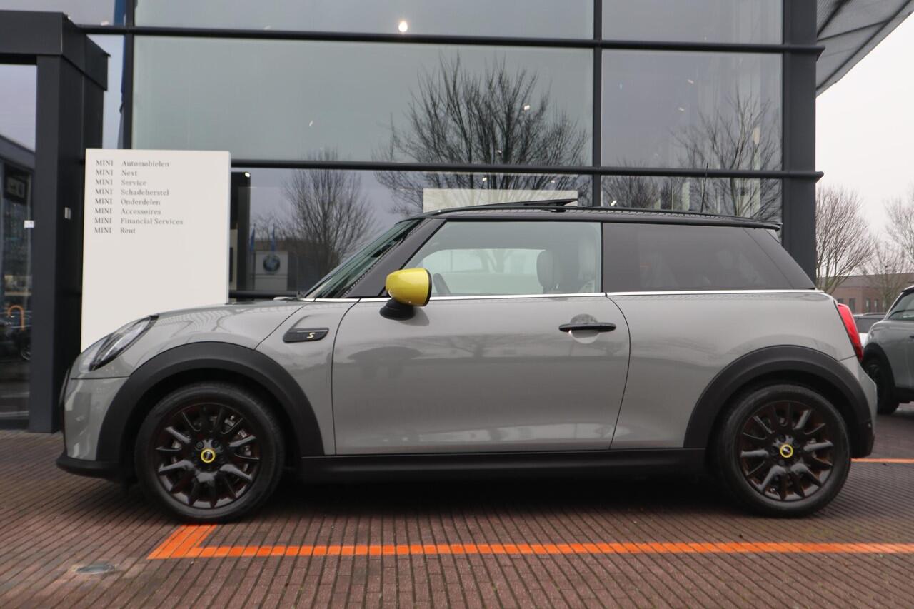 Mini Electric | Glazen Panoramadak | Volleder Chester | Stuur- en stoelverwarming | Camera | Parkeersensoren | Navigatiesysteem | NEXT